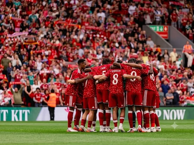 Các ông lớn Premier League thay đổi mạnh về HLV và lực lượng trước mùa giải mới