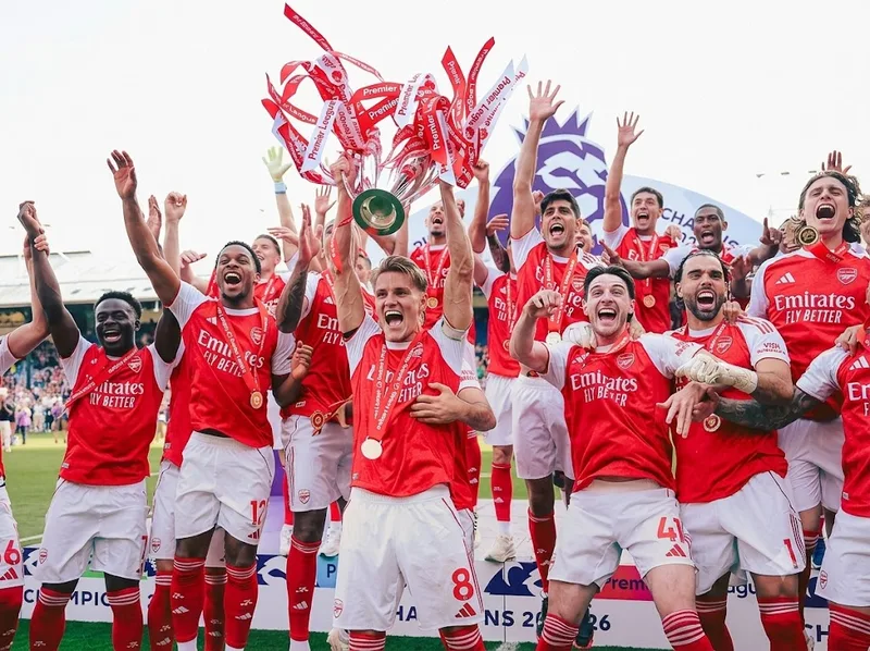 Arsenal chính thức đăng quang Premier League 2025/26 với thành tích ấn tượng sau 38 vòng đấu